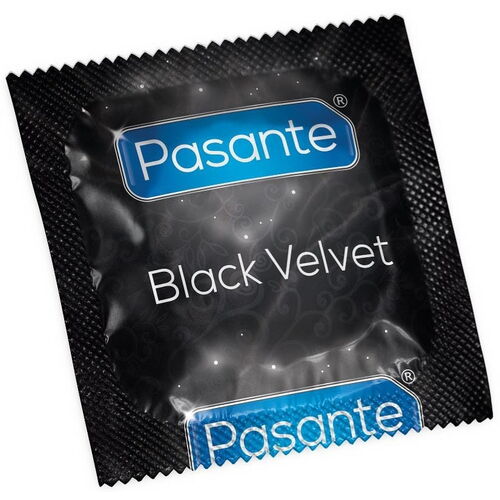 Černý kondom z přírodního latexu Pasante Black velvet (1 ks)